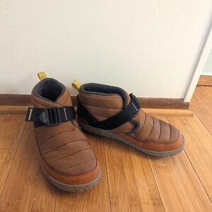 Chaco cozy shoes 8.5
